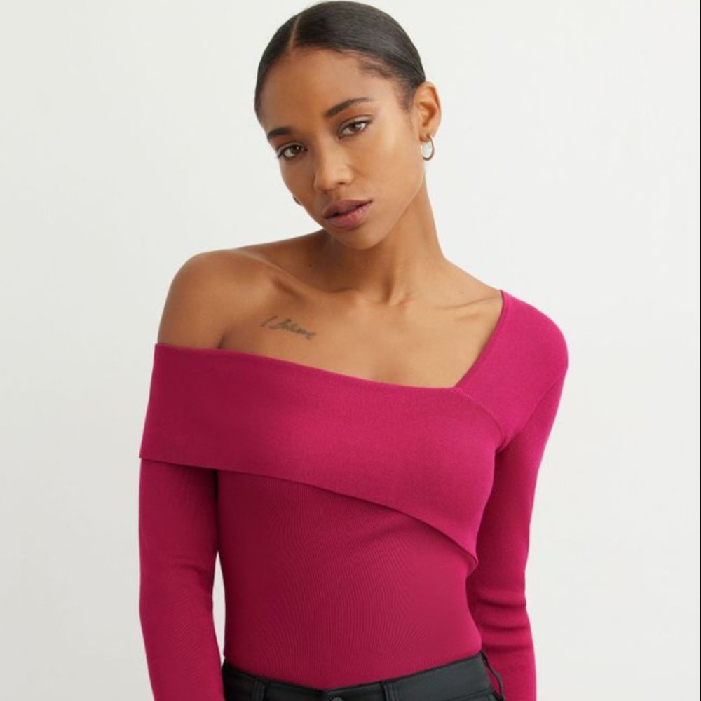 NWT Dynamite Off The Shoulder Long Sleeve Sweater Size XXS